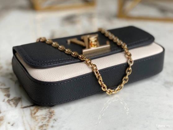 Affordable Vuitton Lockme Louis pouch 0823